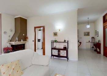 11.jpg - Four-room apartment Via Rodolfo Morandi 14, Mugnano di Napoli - photo 13