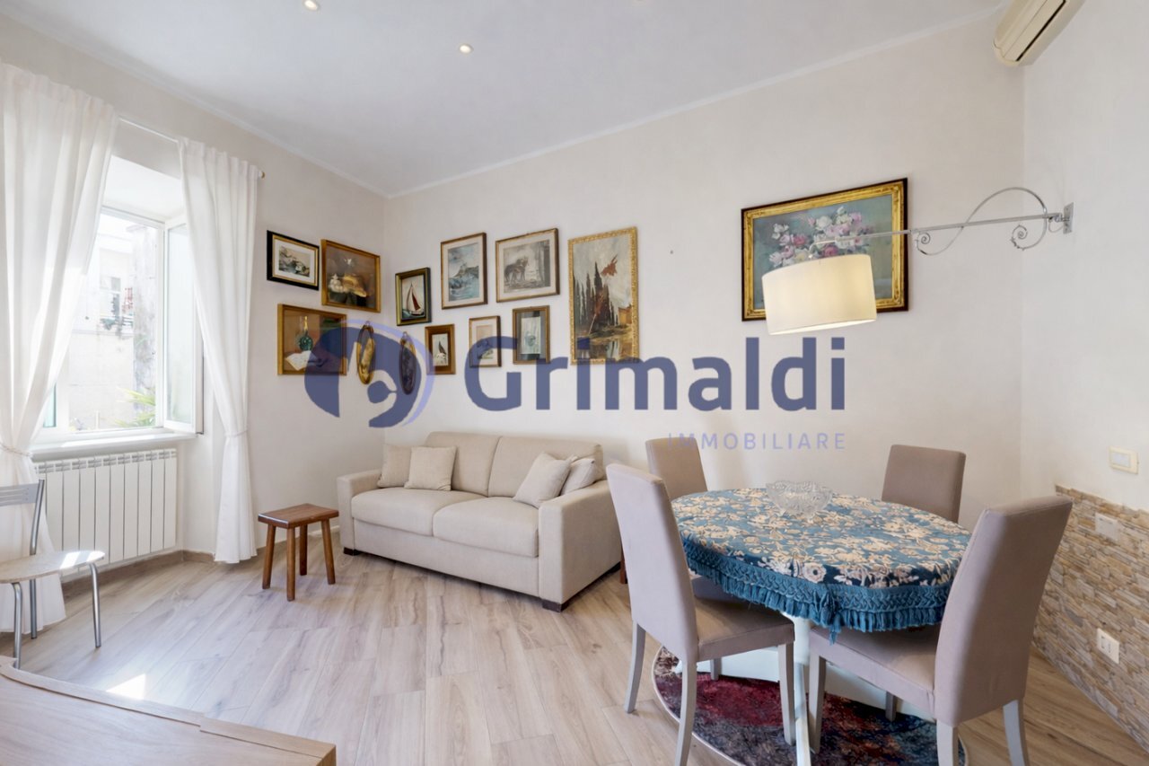 0.1.png - Appartamento Piazzetta Solofrano 6, Napoli (zona Posillipo) - foto 1