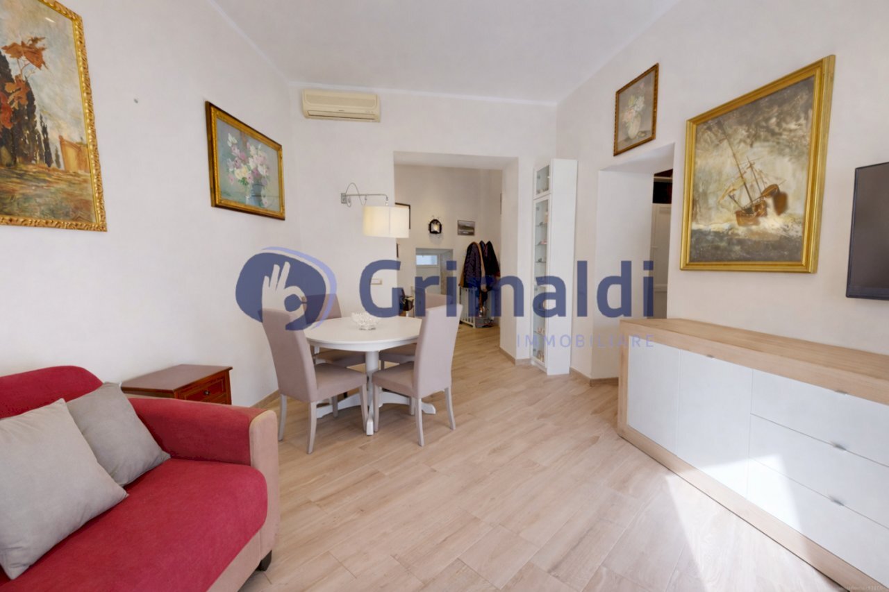 0.3.png - Appartamento Piazzetta Solofrano 6, Napoli (zona Posillipo) - foto 3