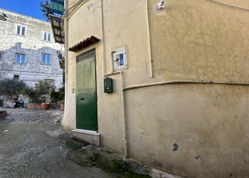 16.JPG - Appartamento Piazzetta Solofrano 6, Napoli (zona Posillipo) - foto 16
