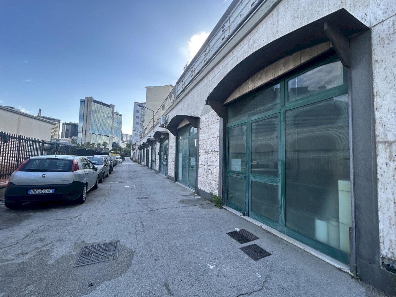 0.2.JPG - Commercial Premises Piazza Enrico Cenni 1, Napoli (neighborhood Poggioreale) - photo 1