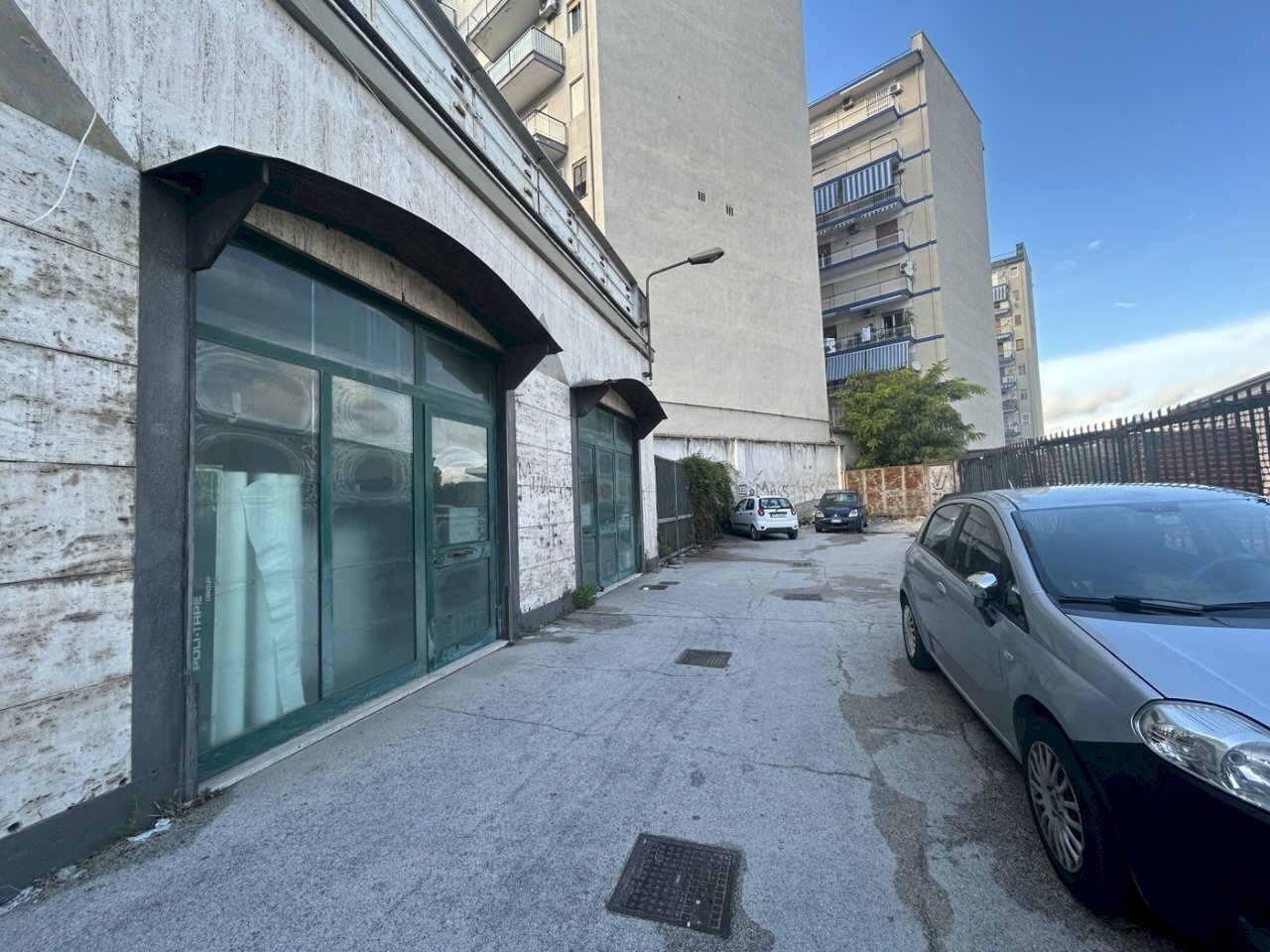 0.3.JPG - Commercial Premises Piazza Enrico Cenni 1, Napoli (neighborhood Poggioreale) - photo 3