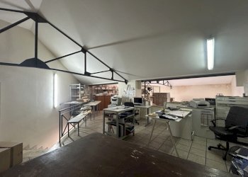 0.7.JPG - Commercial Premises Piazza Enrico Cenni 1, Napoli (neighborhood Poggioreale) - photo 6