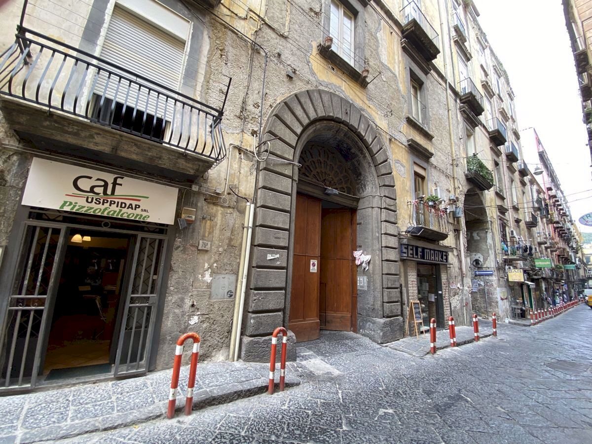 IMG_0464.JPG - Appartamento VIA EGIZIACA A PIZZOFALCONE 75, Napoli (zona San Ferdinando) - foto 1