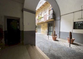 IMG_0458.JPG - Appartamento VIA EGIZIACA A PIZZOFALCONE 75, Napoli (zona San Ferdinando) - foto 2