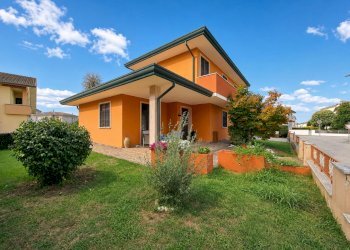 ESTERNO - Villa Piazza Madonna San Luca, Bosaro - foto 3