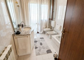 BAGNO NOTTE - Villa Piazza Madonna San Luca, Bosaro - foto 28
