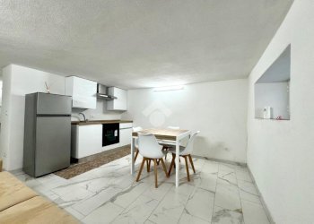 Two-room apartment Via Francesco Bogliolo, Alassio - photo 1