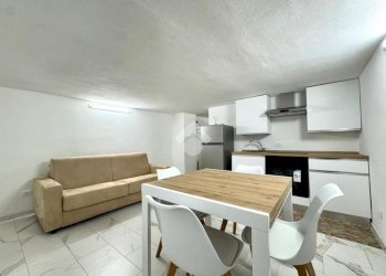Two-room apartment Via Francesco Bogliolo, Alassio - photo 2
