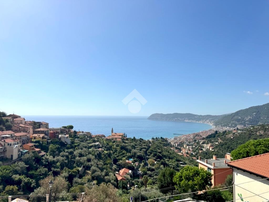 Three-room apartment Via Lepanto, Alassio - photo 1
