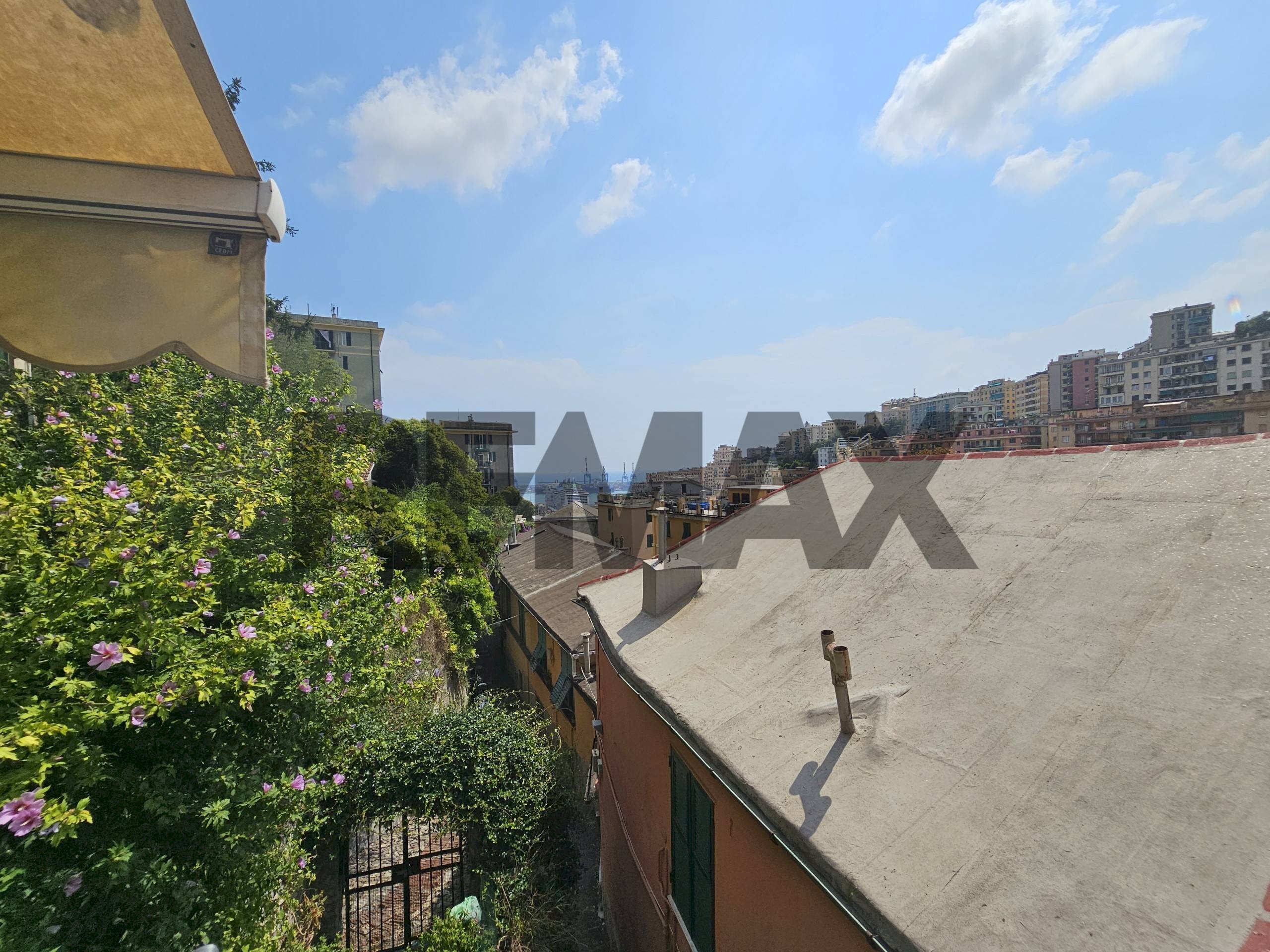 Quadrilocale Via Dei Cinque Santi, 17 
 Oregina, Genova (zona Oregina) - foto 2