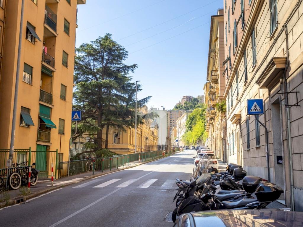Quadrilocale Via Montaldo, Genova (zona Marassi) - foto 1