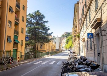 Quadrilocale Via Montaldo, Genova (zona Marassi) - foto 1