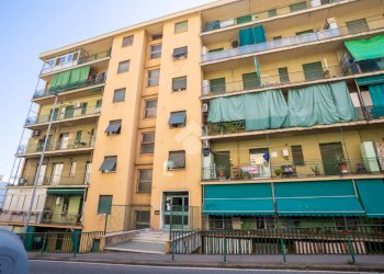 Quadrilocale Via Montaldo, Genova (zona Marassi) - foto 24