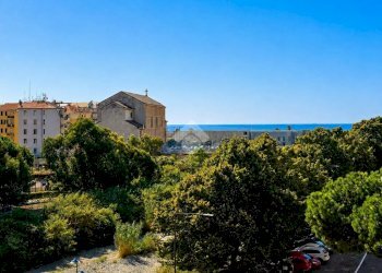 Bilocale Corso Viglienzoni, Savona (zona Oltreletimbro) - foto 1