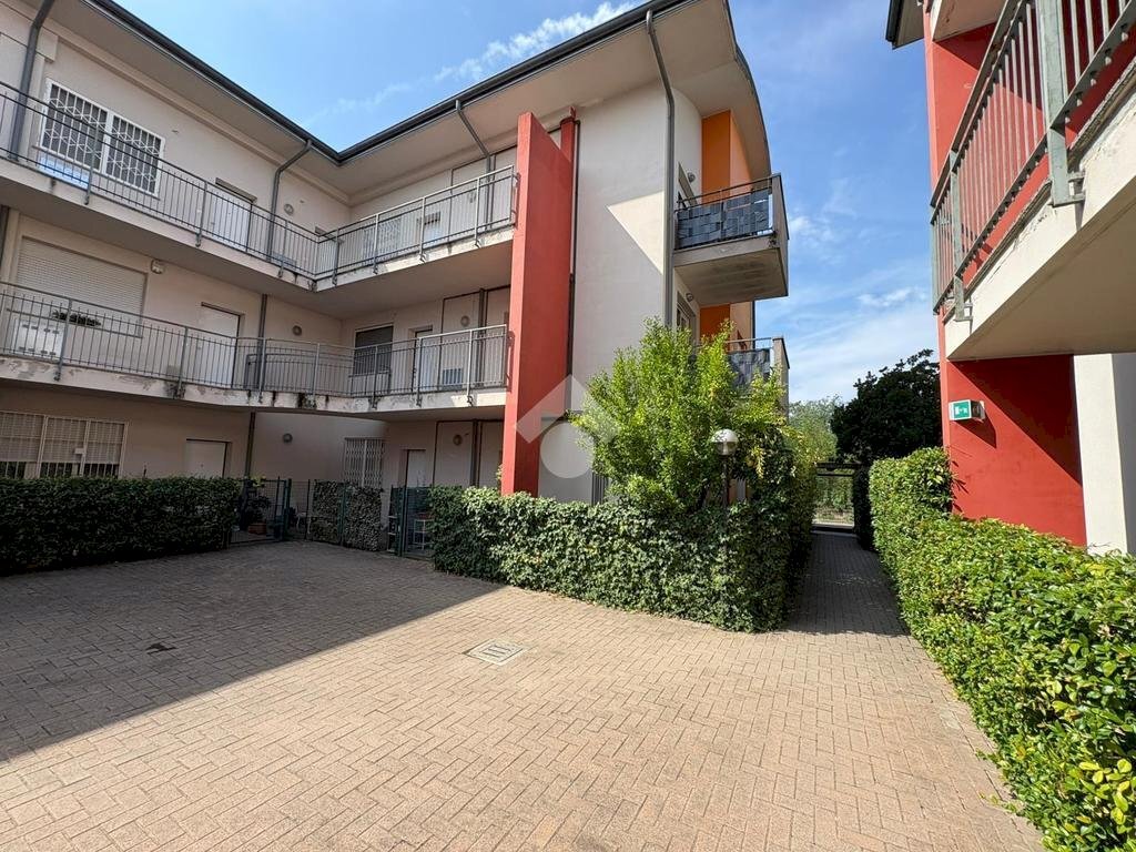 Two-room apartment Via Rubicone, Lainate - photo 3