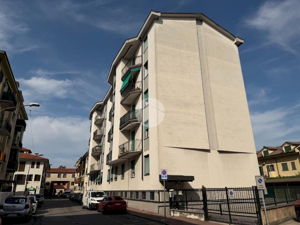 Bilocale Via Montello, Pessano con Bornago - foto 1