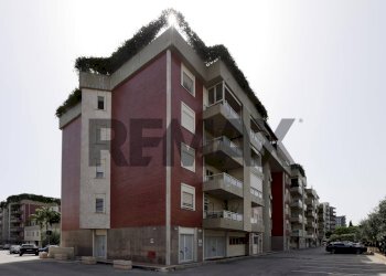 Edificio all\'aperto - Trilocale Via Camillo Rosalba
 
47, Bari - foto 1
