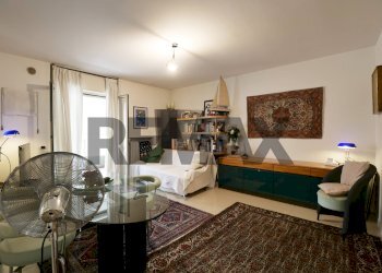 Soggiorno - Trilocale Via Camillo Rosalba
 
47, Bari - foto 4