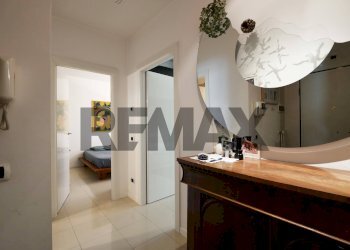 Hall / corridoio - Trilocale Via Camillo Rosalba
 
47, Bari - foto 8
