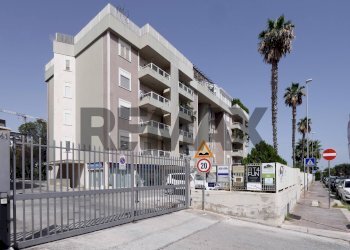 Edificio all\'aperto - Trilocale Via Camillo Rosalba
 
47, Bari - foto 15