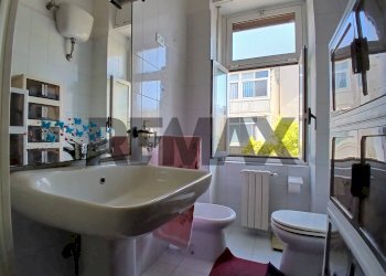 Bagno - Trilocale Via Pitagora
 
Y, Bari - foto 7