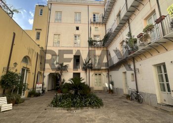 Edificio all\'aperto - One-room apartment VIA ALLORO
 
64, Palermo - photo 26