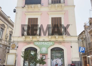Edificio all\'aperto - Commercial Premises Piazza Indipendenza
30-31, Paterno - photo 4