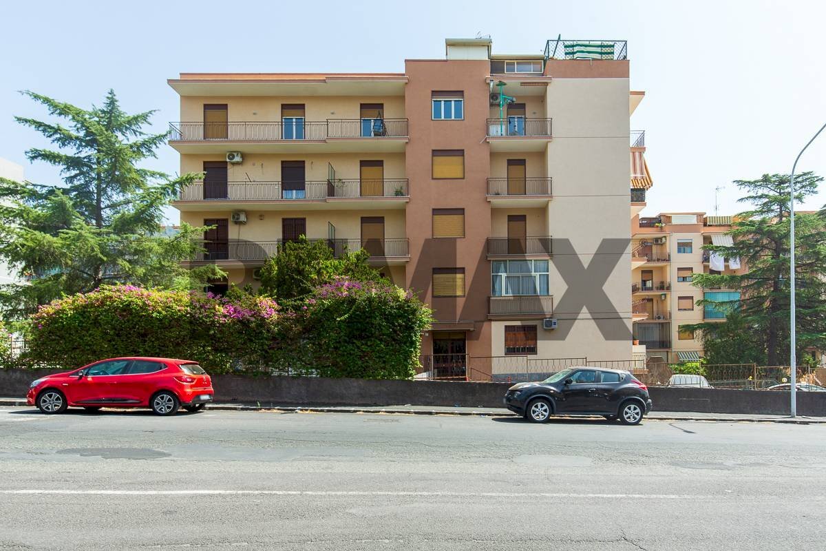 Edificio all\'aperto - Trilocale Via Fanti D'Italia
 
27, Catania - foto 1