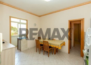 Sala da pranzo - Trilocale Via Fanti D'Italia
 
27, Catania - foto 4