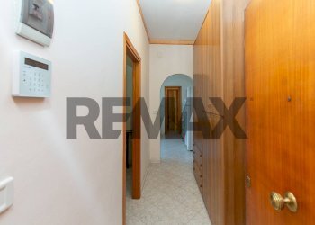 Hall / corridoio - Trilocale Via Fanti D'Italia
 
27, Catania - foto 19
