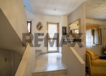 Scale - Semi-detached house Via Domenico Grasso
5, Aci Castello - photo 5