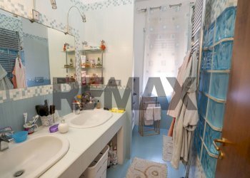 Bagno - Semi-detached house Via Domenico Grasso
5, Aci Castello - photo 13