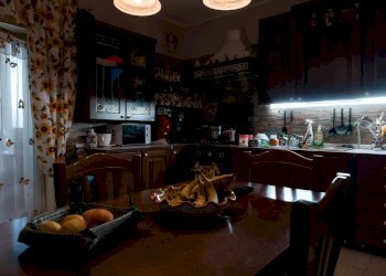 Sala da pranzo - Quadrilocale Via Delle Orchidee
 
13, Melilli - foto 15