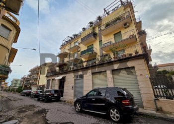 Edificio all\'aperto - Appartamento Via Enrico Fermi
 
28, Giarre - foto 3