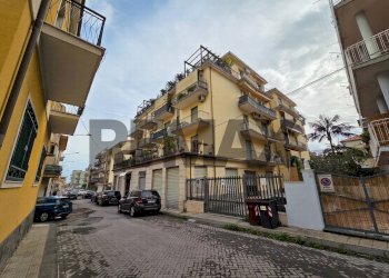 Edificio all\'aperto - Appartamento Via Enrico Fermi
 
28, Giarre - foto 2