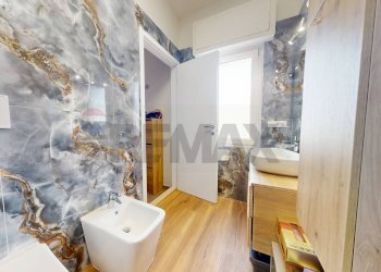 Bagno - Appartamento Via Papa Leone XIII
 
19, Camaiore - foto 24