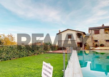 Piscina - Bilocale Borgo Jacopone
 
18, Collazzone - foto 16