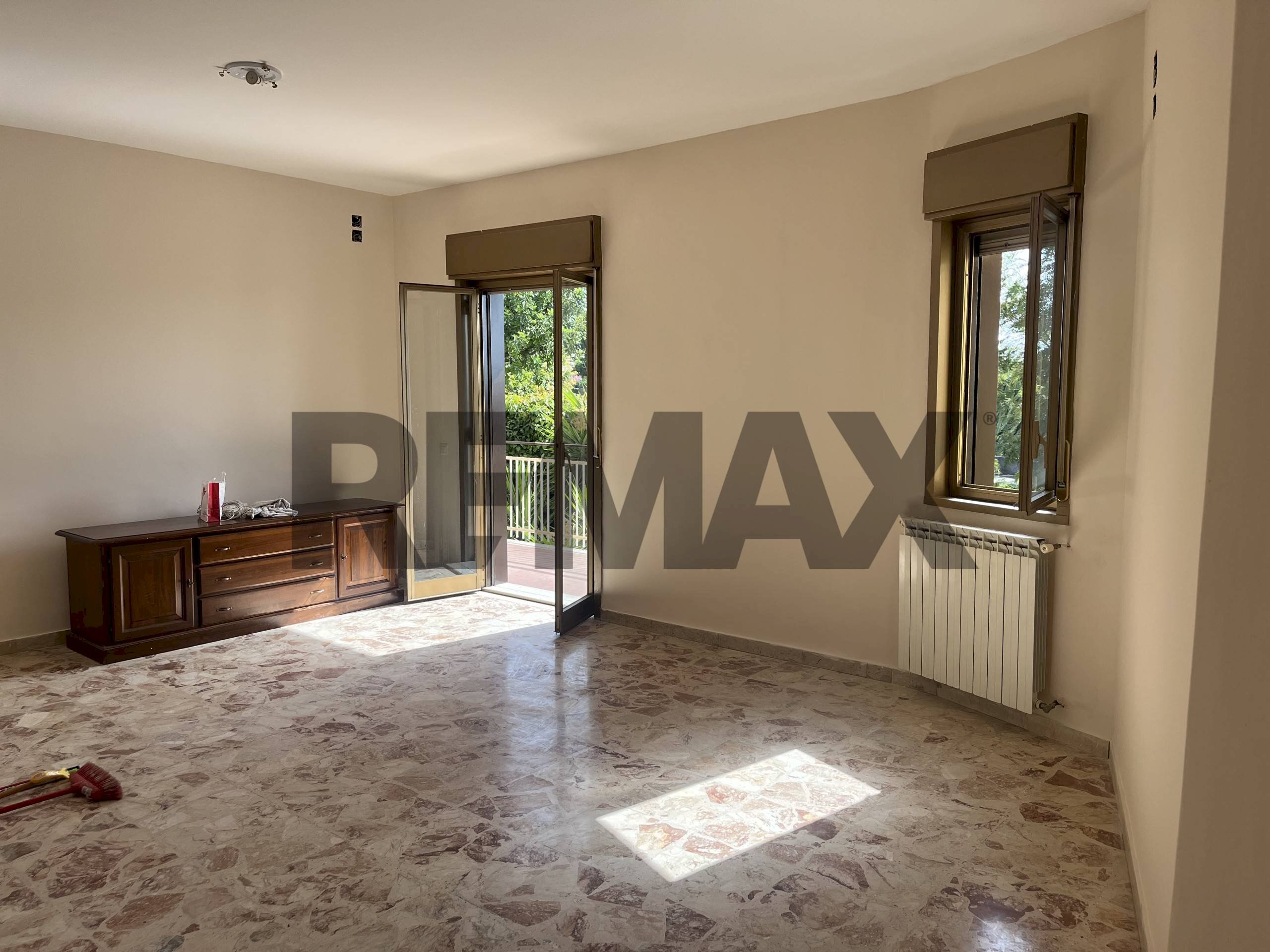 Stanza vuota - Appartamento via san gregorio
 
3, Sant'Agata Li Battiati - foto 1