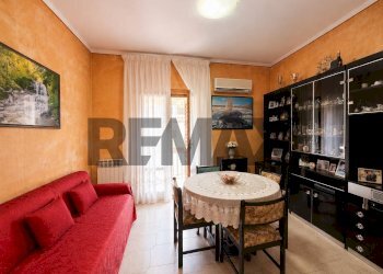 Sala da pranzo - Villa a Schiera Via G.Tomasi di Lampedusa
 
11, Riposto - foto 11