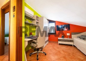 Camera / camera da letto - Villa a Schiera Via San Francesco D'assisi
 
4, Riposto - foto 28