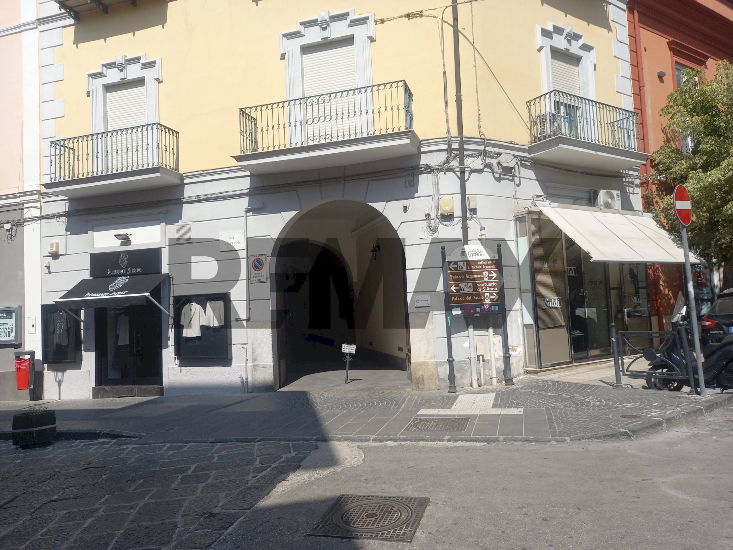 Edificio all\'aperto - Quadrilocale Via Vincenzo Orazio Crispo
 
27, Caserta - foto 1