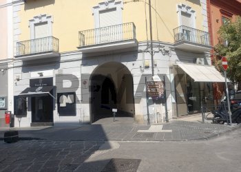 Edificio all\'aperto - Quadrilocale Via Vincenzo Orazio Crispo
 
27, Caserta - foto 1