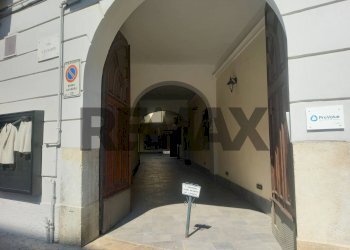 Edificio all\'aperto - Quadrilocale Via Vincenzo Orazio Crispo
 
27, Caserta - foto 2