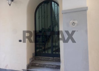 Scale - Quadrilocale Via Vincenzo Orazio Crispo
 
27, Caserta - foto 4