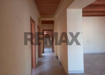 Hall / corridoio - Quadrilocale Via Vincenzo Orazio Crispo
 
27, Caserta - foto 7