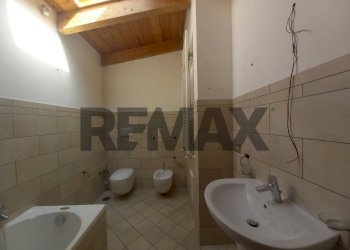 Bagno - Quadrilocale Via Vincenzo Orazio Crispo
 
27, Caserta - foto 32