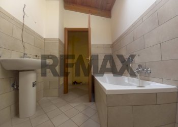 Bagno - Quadrilocale Via Vincenzo Orazio Crispo
 
27, Caserta - foto 35