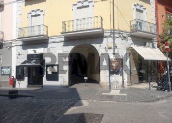 Edificio all\'aperto - Quadrilocale Via Vincenzo Orazio Crispo
 
27, Caserta - foto 46