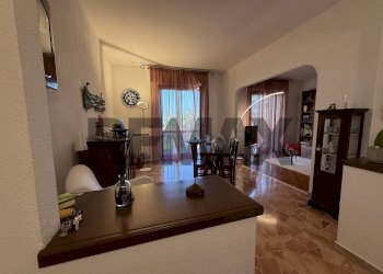 Sala da pranzo - Quadrilocale Via Rusca
 
37, Savona - foto 32